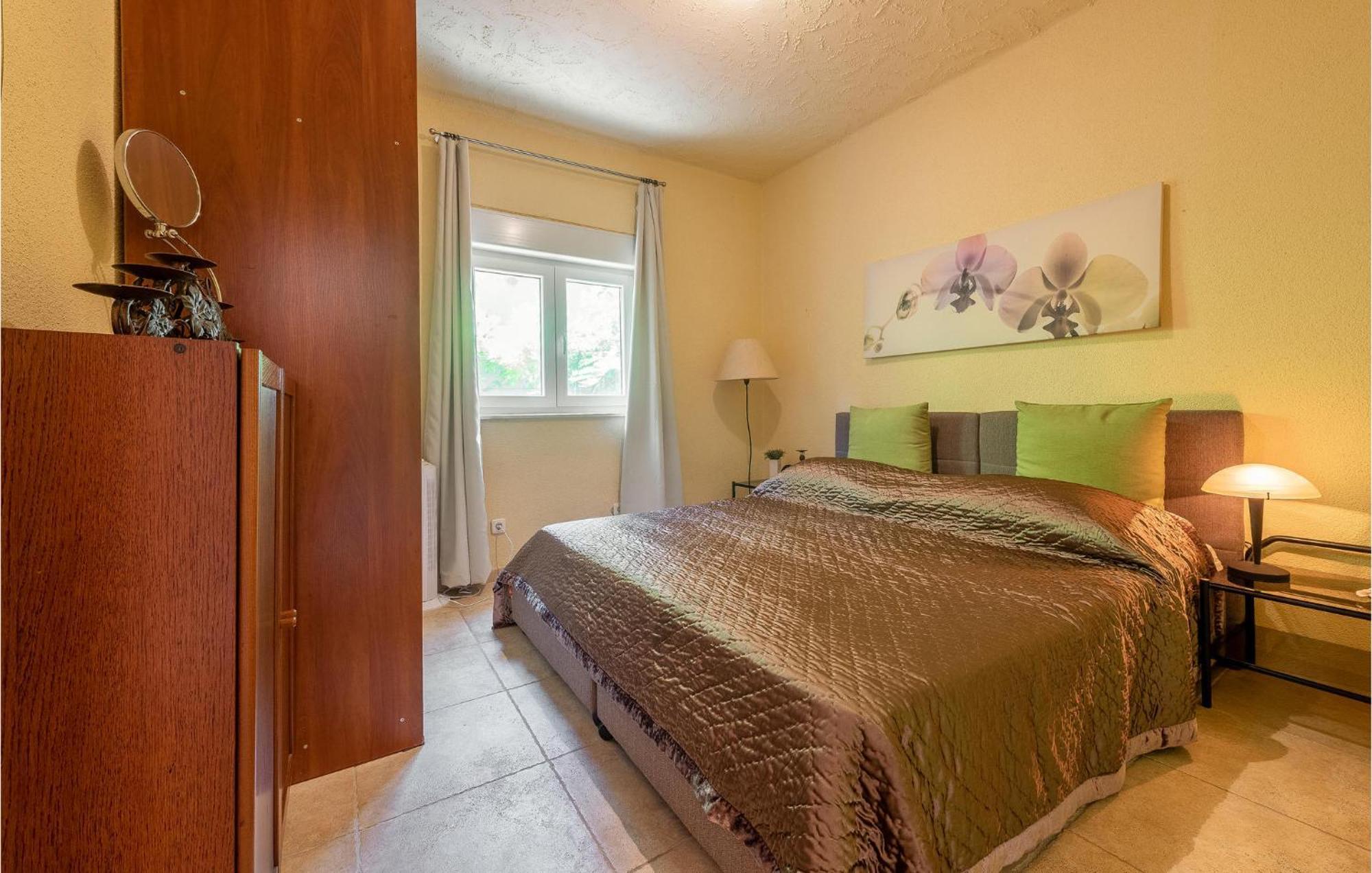 Cozy Home In Vrsi With Wifi Extérieur photo
